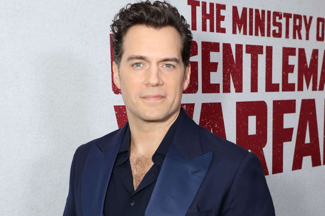 Henry Cavill devient papa espion : le casting de la comédie Netflix avec Kevin Hart s’étoffe